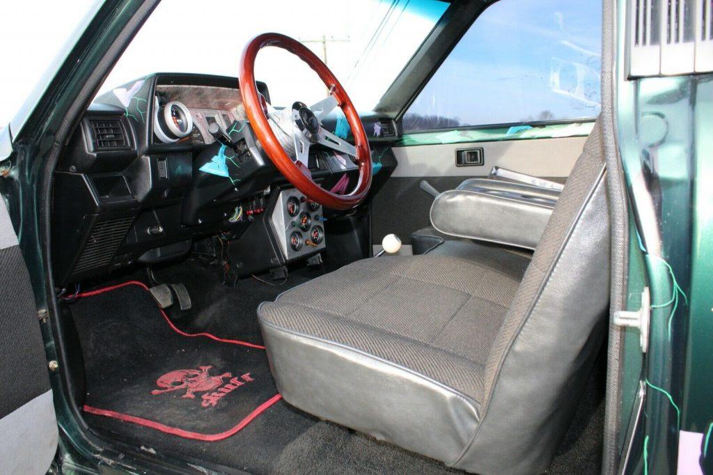 custom 1985 Toyota Pickup SR5 lifted