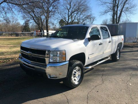 great shape 2010 Chevrolet Silverado 2500 LT lifted for sale