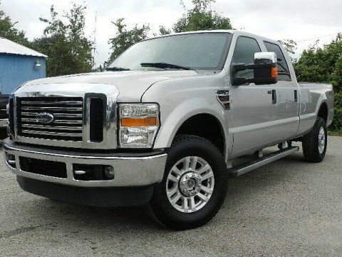 very nice 2010 Ford F 350 XLT 4&#215;4 lifted for sale