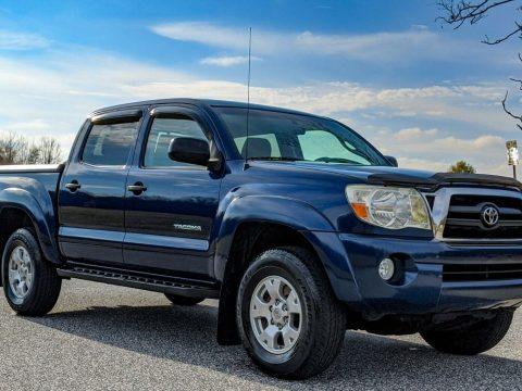well maintained 2006 Toyota Tacoma lifted for sale