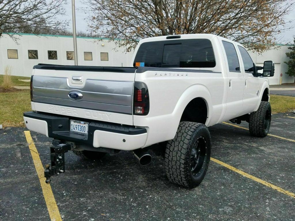 detailed 2013 Ford F 250 Platinum 4×4 lifted