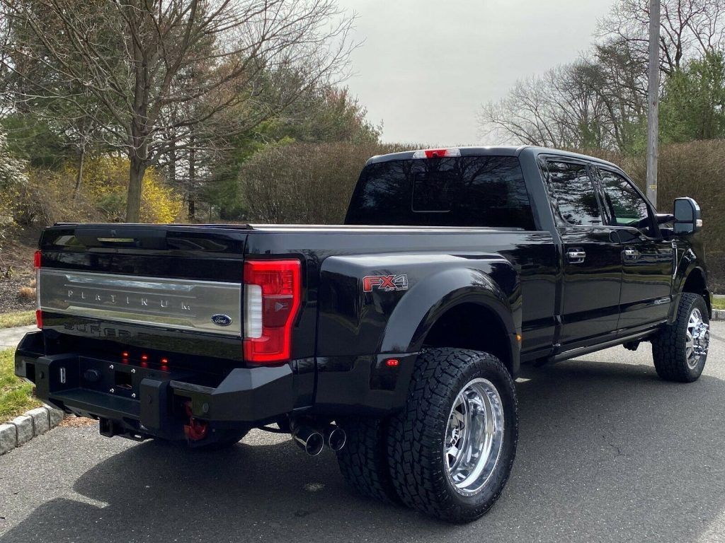 gorgeous 2017 Ford F 350 PLATINUM lifted