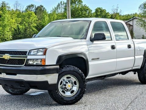 low miles 2006 Chevrolet Silverado 2500 lifted for sale