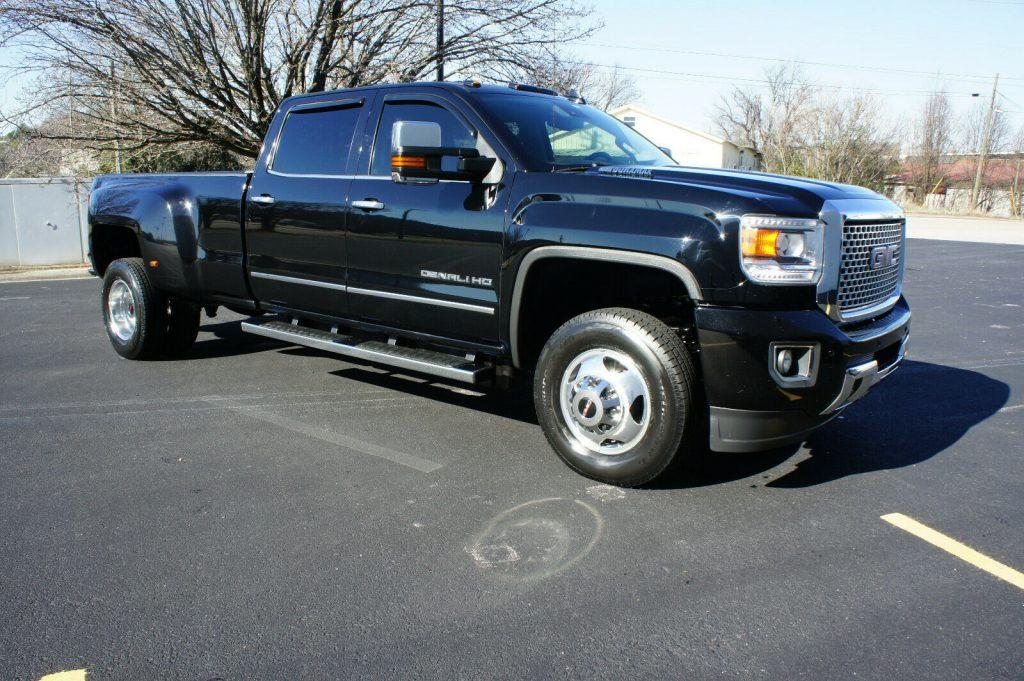 well equipped 2015 GMC Sierra 3500 DENALI lifted