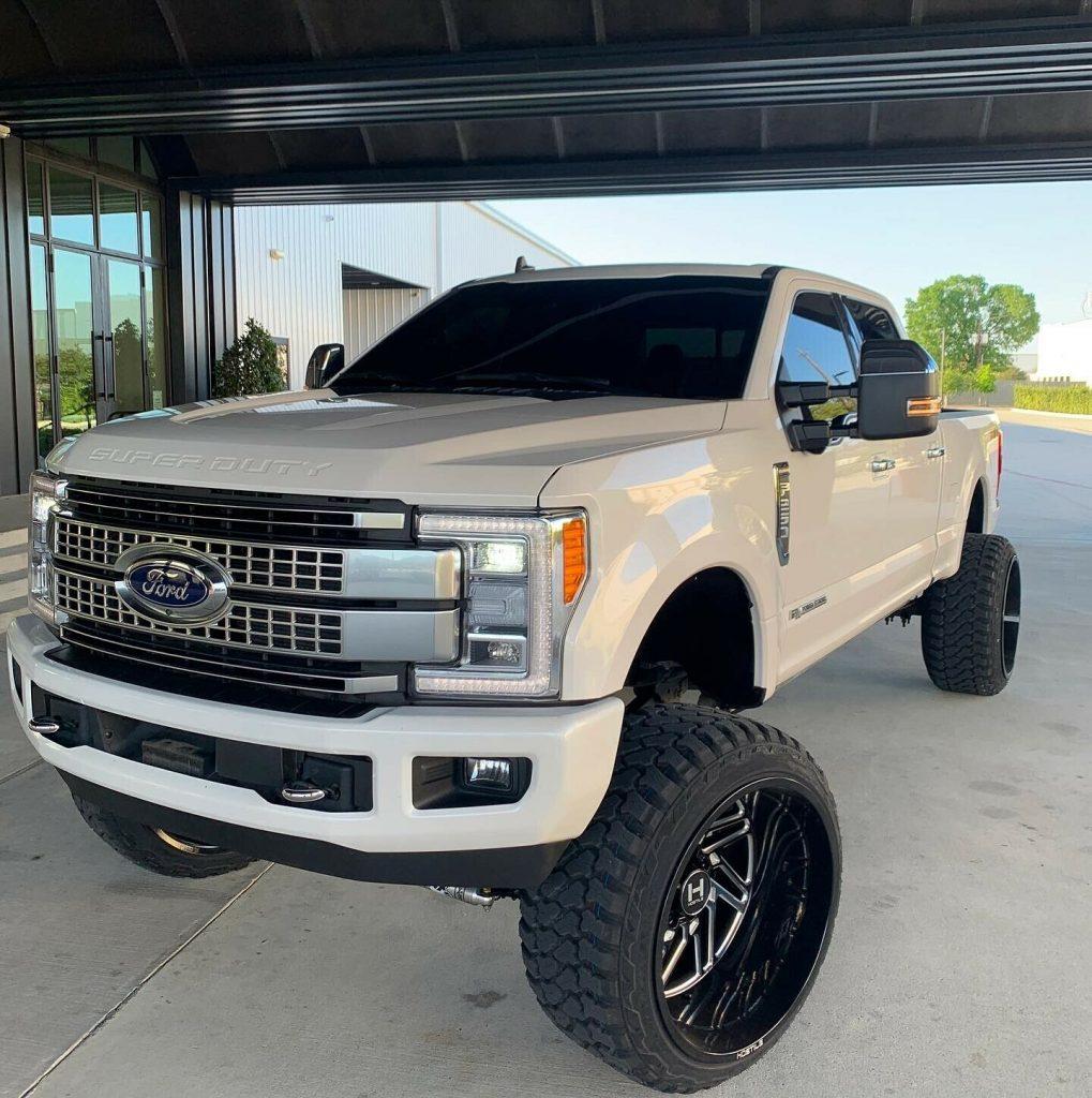 fully loaded 2019 Ford F 250 Platinum Ultimate lifted