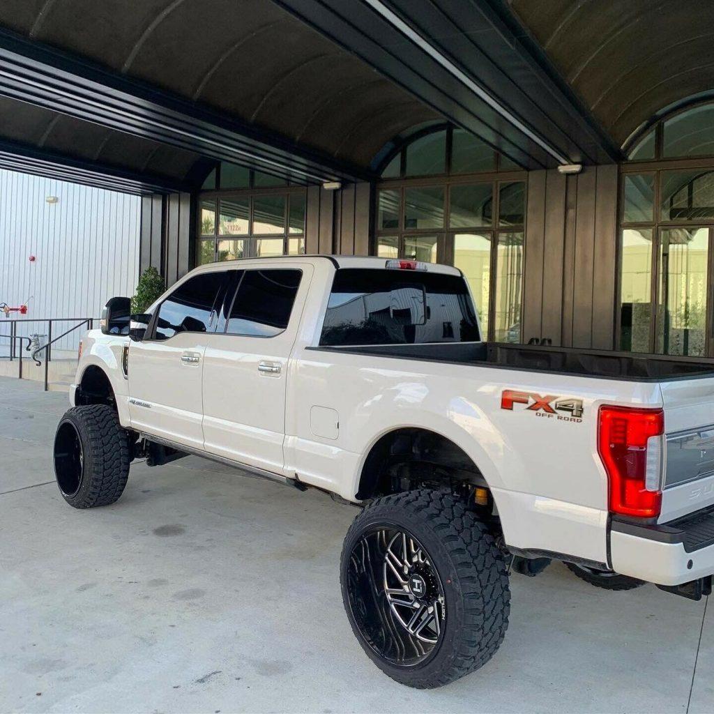 fully loaded 2019 Ford F 250 Platinum Ultimate lifted