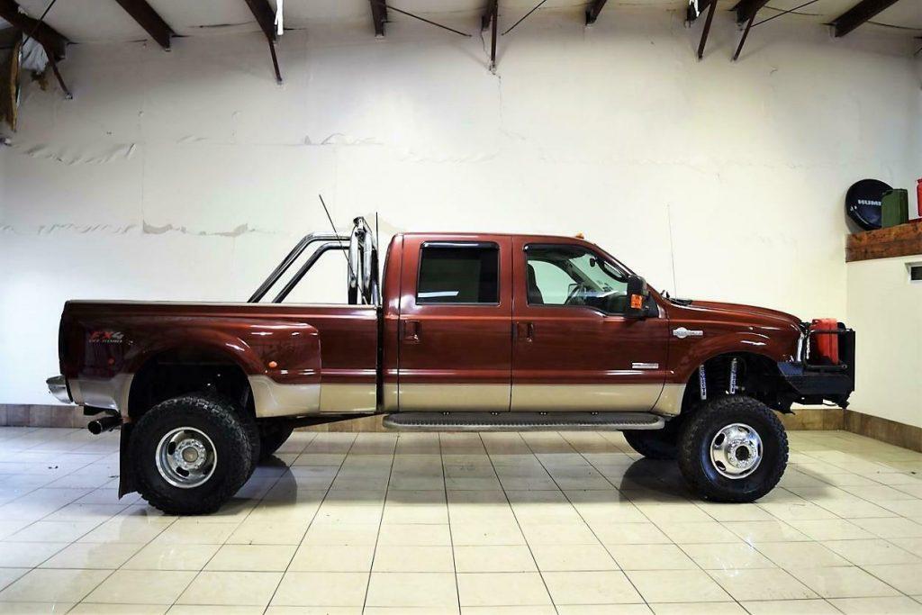 loaded 2005 Ford F 350 King Ranch lifted