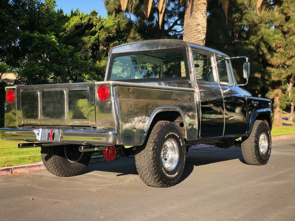 one of a kind 1960 International Harvester B120 Travelette lifted