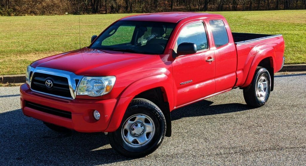 well serviced 2007 Toyota Tacoma lifted