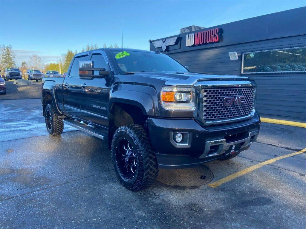 2016 GMC Sierra 3500 Denali lifted [well equipped]