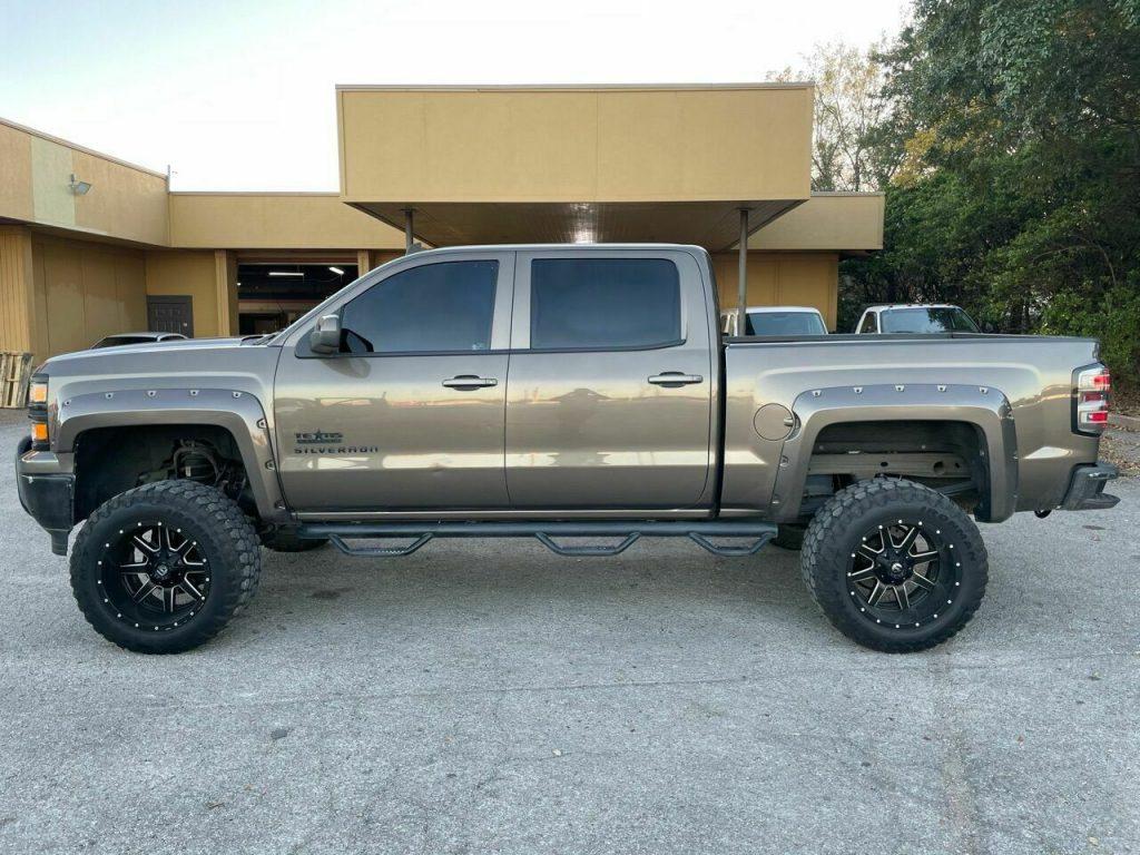 2014 Chevrolet Silverado 1500 LT Crew Cab lifted [well equipped]
