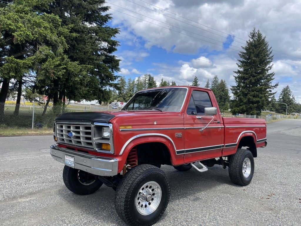 1986 Ford F-150 XLT Lariat 4WD Shortbed lifted [rust free]