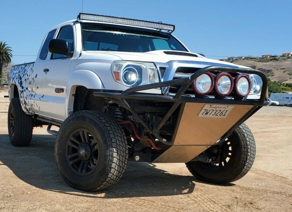 2005 Toyota Tacoma SR5 Pickup lifted [meticulously maintained]