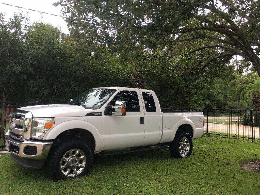 2015 Ford F-250 Lariat 4×4 lifted [excellent condition]