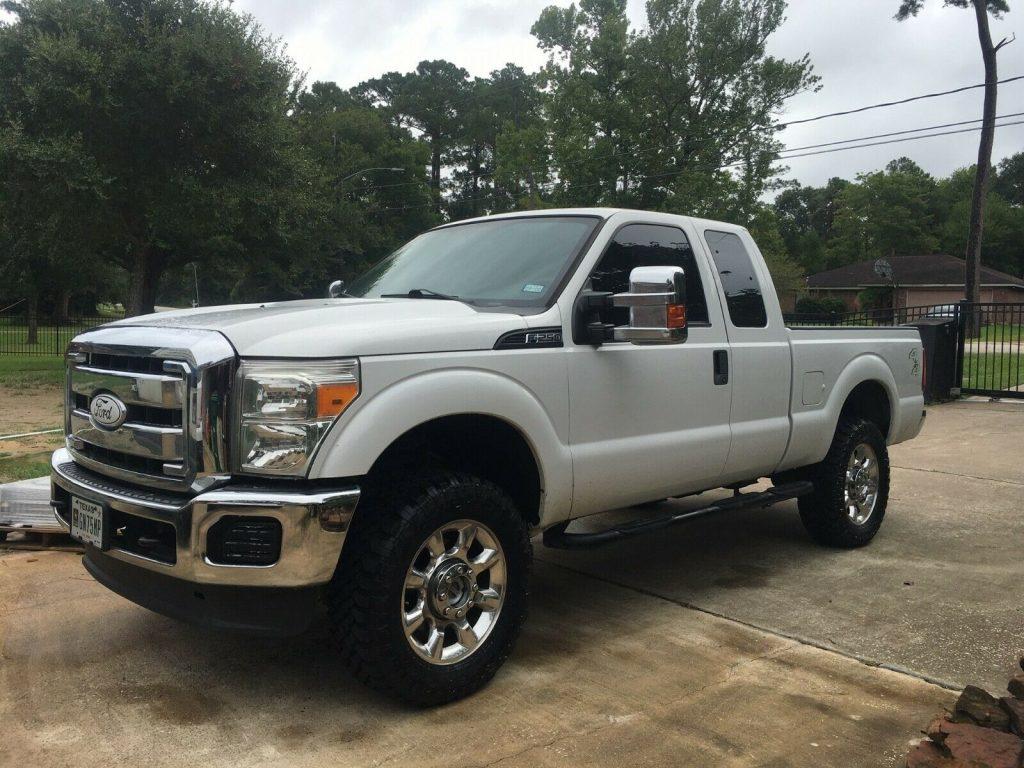 2015 Ford F-250 Lariat 4×4 lifted [excellent condition]