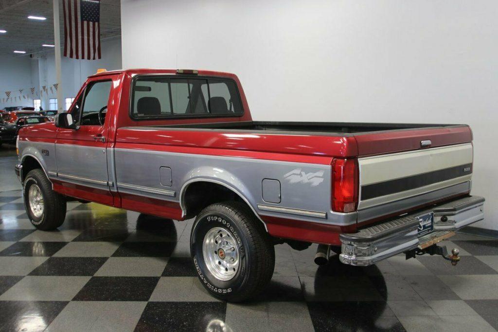 1994 Ford F-150 XLT 4X4 lifted [two-tone premium XLT truck]
