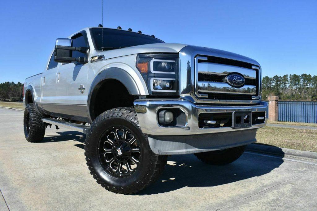 2012 Ford F-250 Lariat Crew Cab FX4 lifted [great shape]