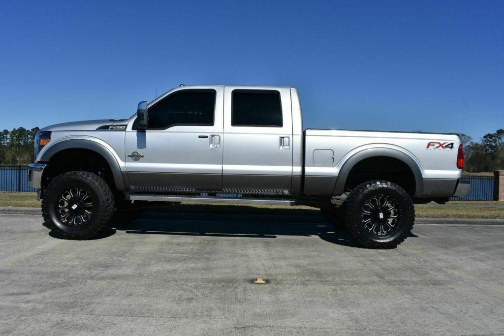 2012 Ford F-250 Lariat Crew Cab FX4 lifted [great shape]