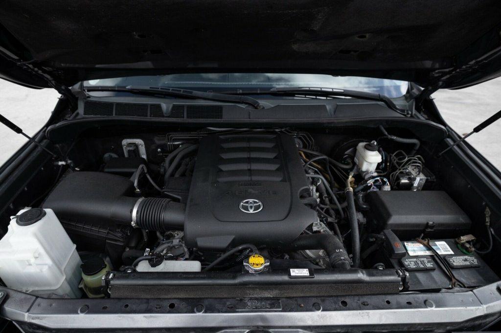 2017 Toyota Tundra SR5 Double Cab lifted [great shape]