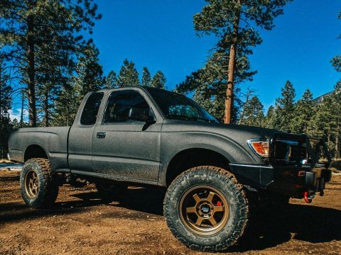 1996 Toyota Tacoma DLX pickup lifted [zero rust] for sale