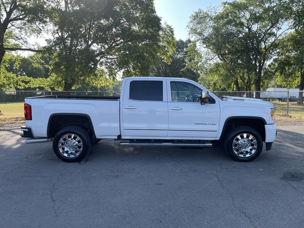 2018 GMC Sierra 2500 Denali lifted [loaded with goodies]