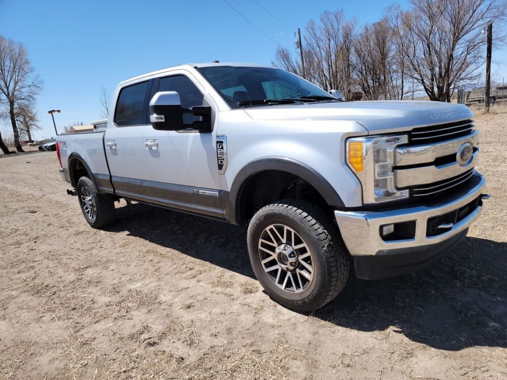 2017 Ford F-250 Crew Cab lifted [lots of extra HP]