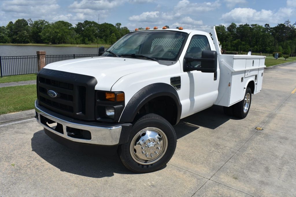 2009 Ford F-450 XL lifted [service body]