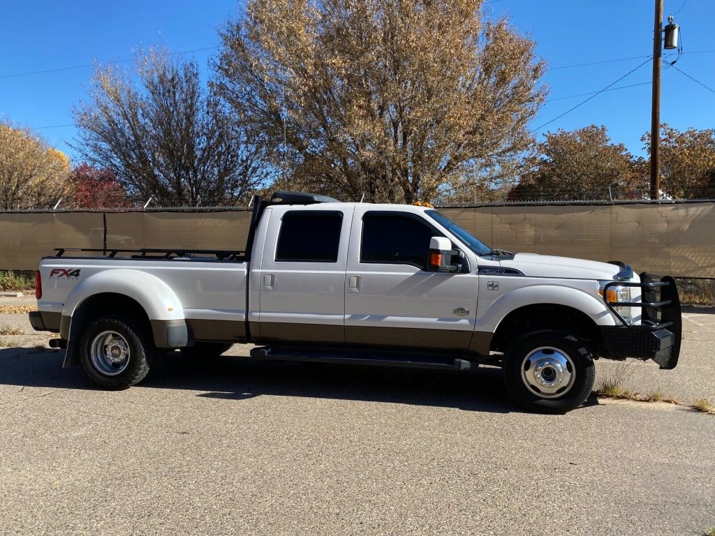 2016 Ford F-350 King Ranch Super Duty lifted [well equipped]