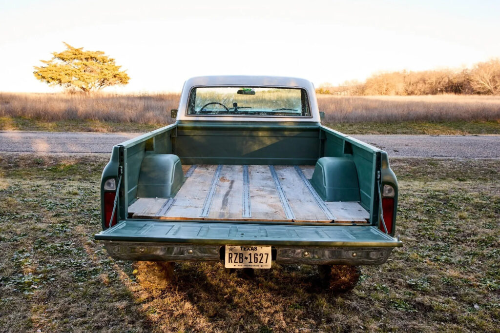 1972 GMC C/K 2500 Pickup lifted [nicely modified]