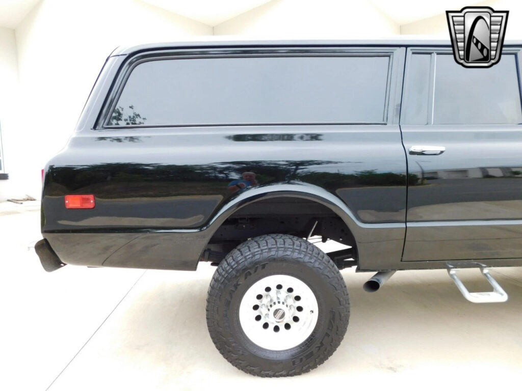 Black 1972 GMC Suburban Other 350 CID V8 TH400