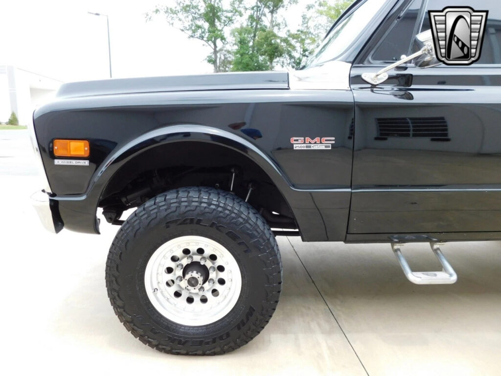 Black 1972 GMC Suburban Other 350 CID V8 TH400