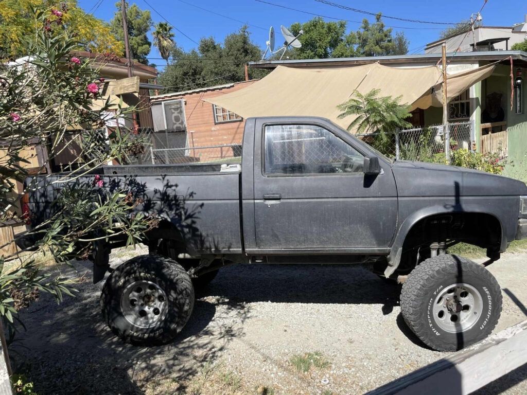 1986-1987 Nissan D21 std 4cyl 4”-6” lift