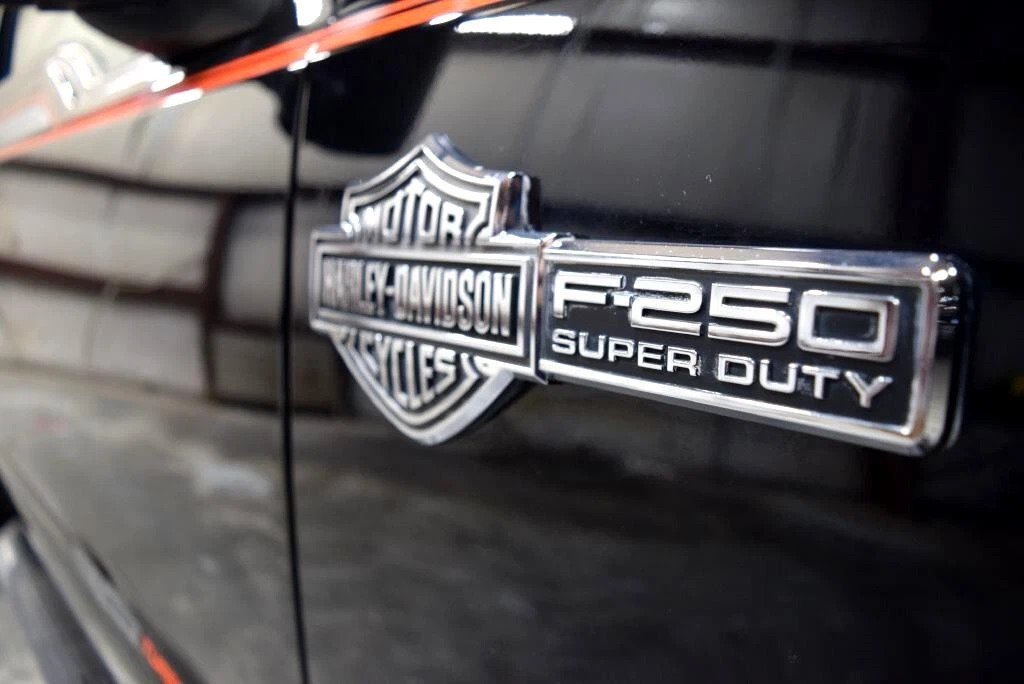 2004 Ford F-250 Super Duty Crew Cab Long Bed Harley Davidson