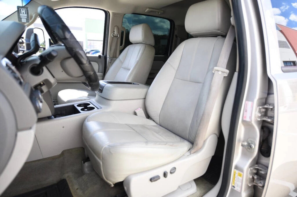 2009 GMC Sierra 2500 HD SLT 4×4 4dr Crew Cab SB