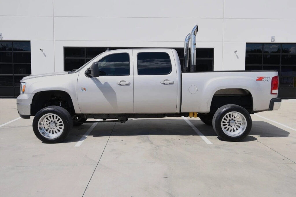 2009 GMC Sierra 2500 HD SLT 4×4 4dr Crew Cab SB