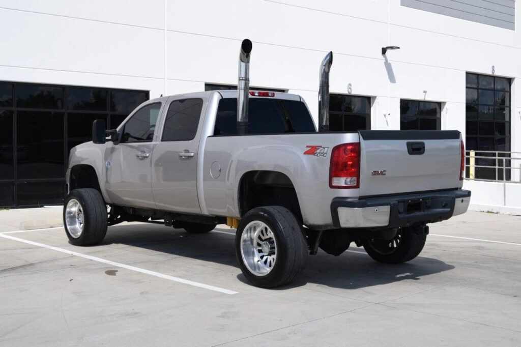 2009 GMC Sierra 2500 HD SLT 4×4 4dr Crew Cab SB