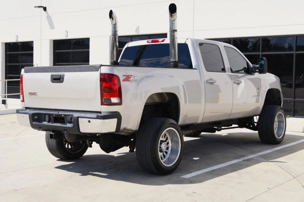 2009 GMC Sierra 2500 HD SLT 4×4 4dr Crew Cab SB
