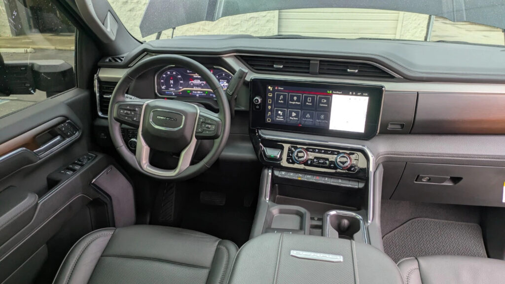 2024 GMC Sierra 2500 Denali Crew Cab 4WD