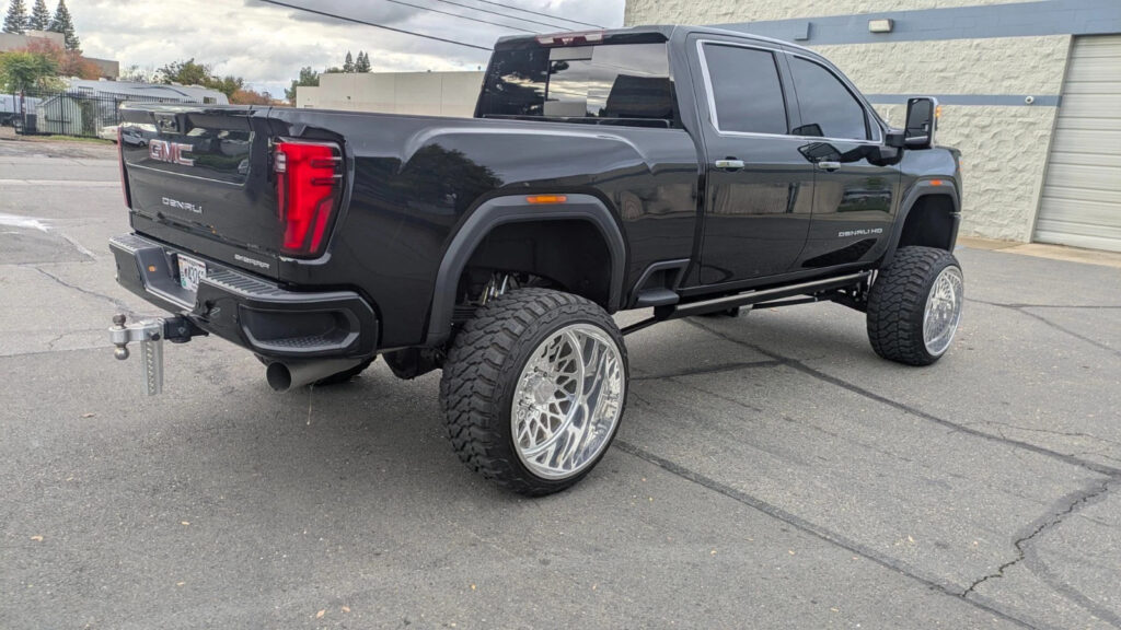 2024 GMC Sierra 2500 Denali Crew Cab 4WD