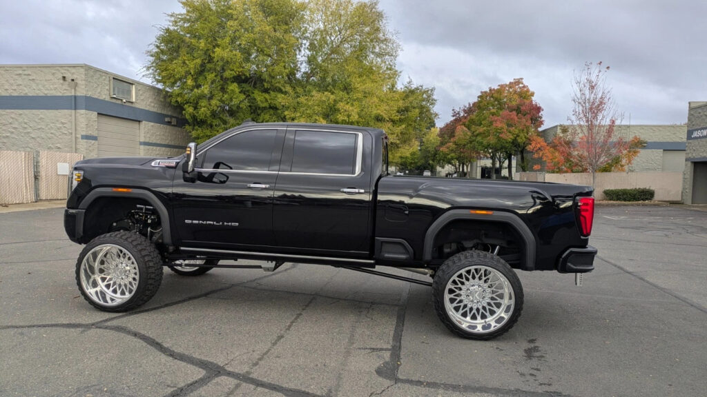 2024 GMC Sierra 2500 Denali Crew Cab 4WD